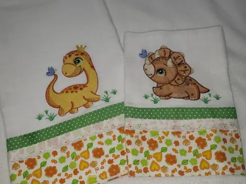 Kit 2 Fraldas Bordadas