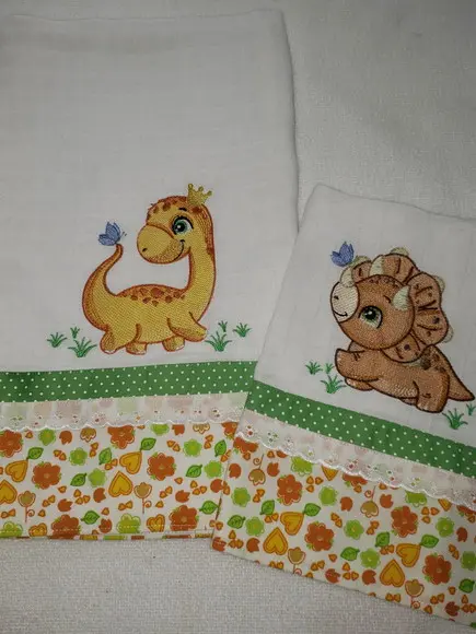 Kit 2 Fraldas Bordadas