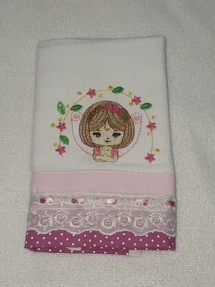 Kit 2 Fraldas Bordadas + Bolsa Plástica