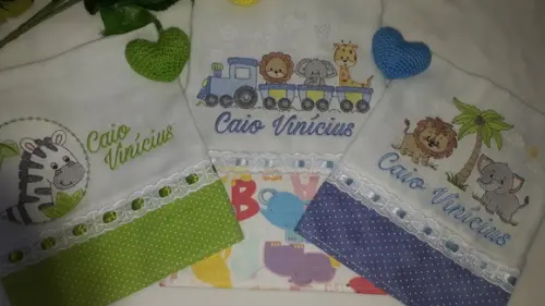 Kit 3 Fraldas de Boca Bordada