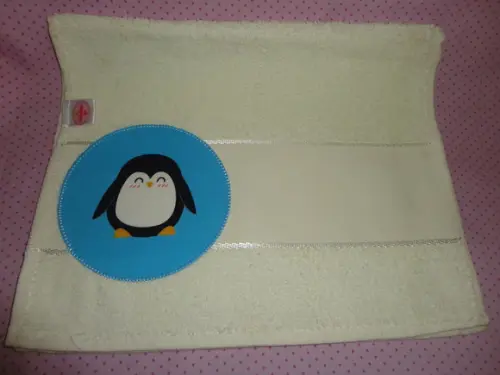 Kit babador Pinguim com toalha de boca