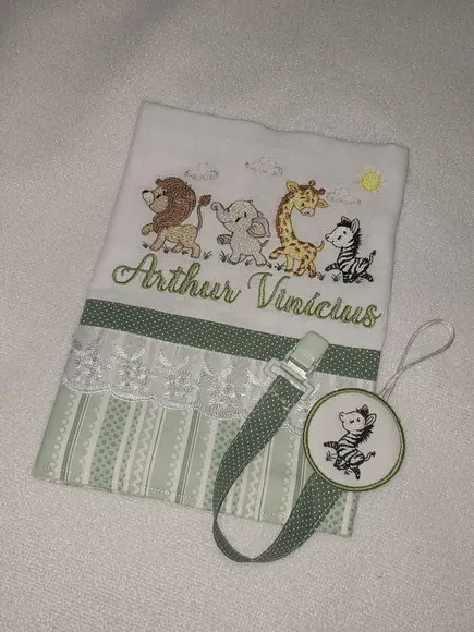 Kit Fralda de Boca e Prendedor de Chupetas
