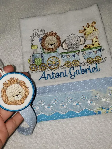 Kit Fralda de Boca e Prendedor de Chupetas