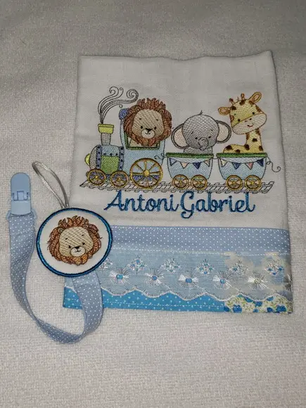 Kit Fralda de Boca e Prendedor de Chupetas