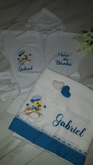 Kit Roupão de Bebê e Toalha de Banho Personalizado