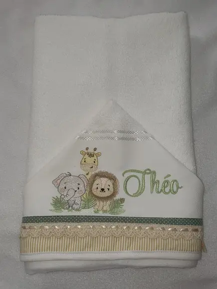 Kit Toalha com Capuz Personalizada + Prendedor de Chupeta