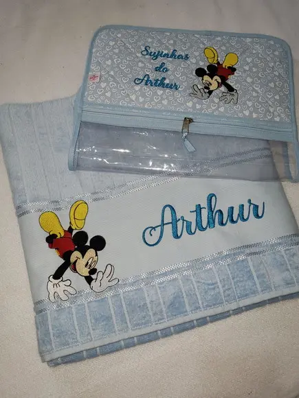 Kit Toalha de Banho e Saquinho Roupa Suja