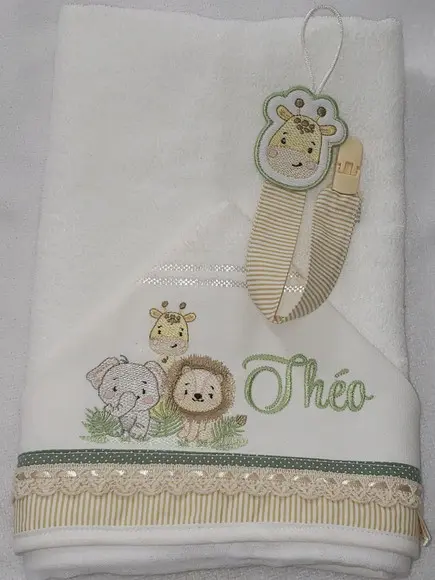 Kit Toalha com Capuz Personalizada + Prendedor de Chupeta