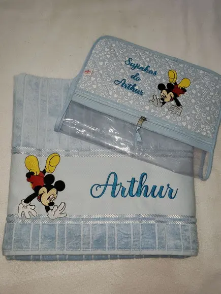 Kit Toalha de Banho e Saquinho Roupa Suja