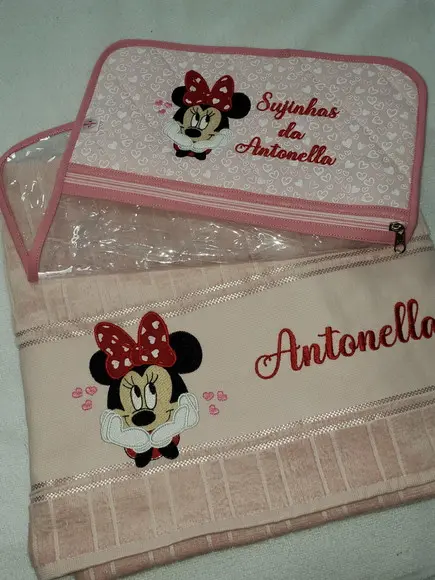 Kit Toalha de Banho e Saquinho Roupa Suja