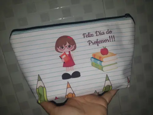 Necessérie Professora