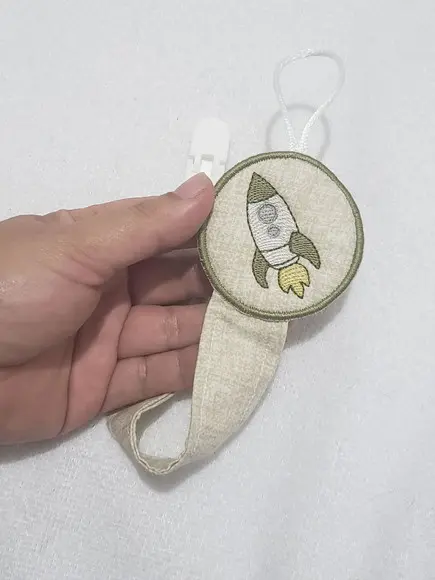 Prendedor de Chupeta Bordado