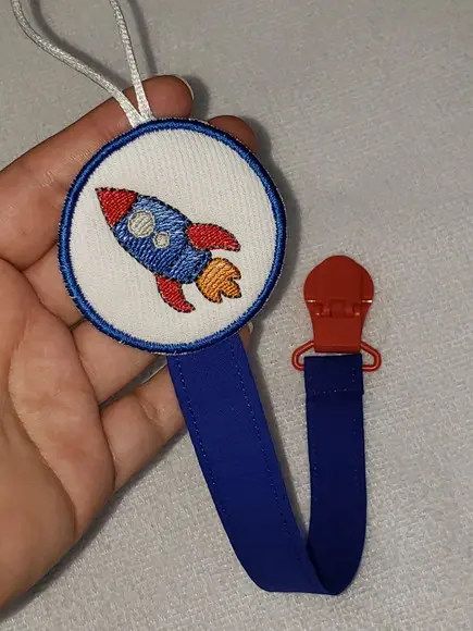 Prendedor de Chupeta Bordado