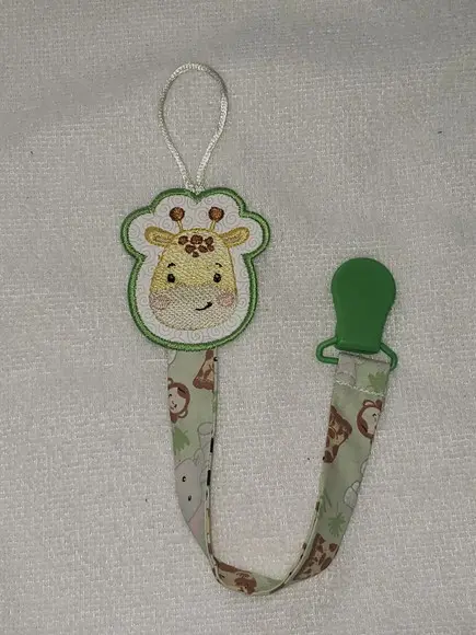 Prendedor de Chupeta Bordado