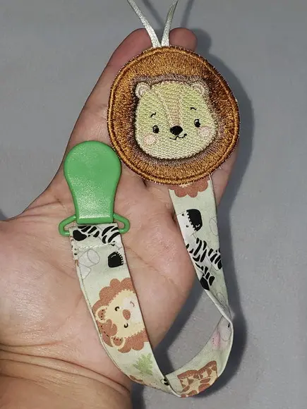 Prendedor de Chupeta Bordado