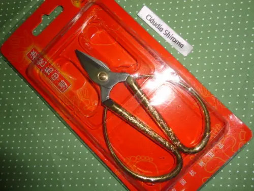 Tesoura para bordado