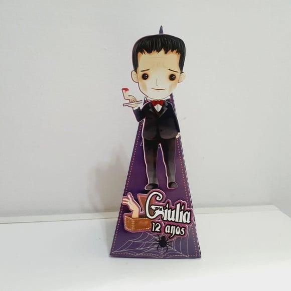 Caixa Piramide - Familia Addams - Wandinha