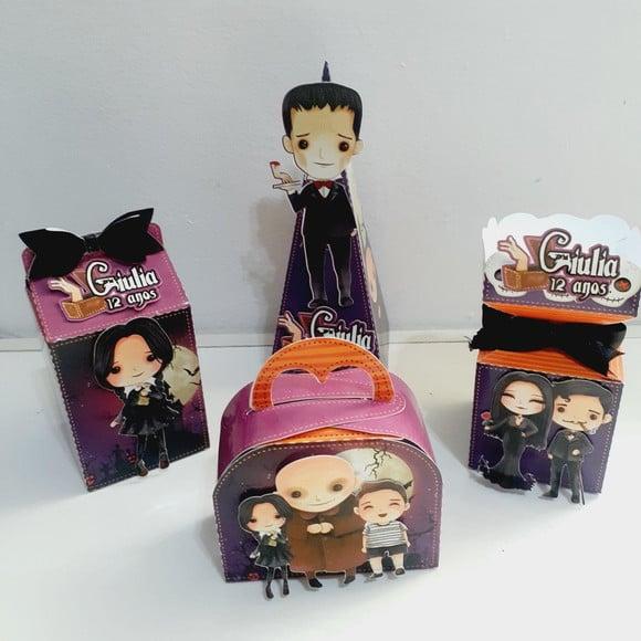 Kit Familia Addams - Wandinha - 40 Itens