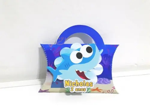 Caixa Almofada com Alça - Baby Shark