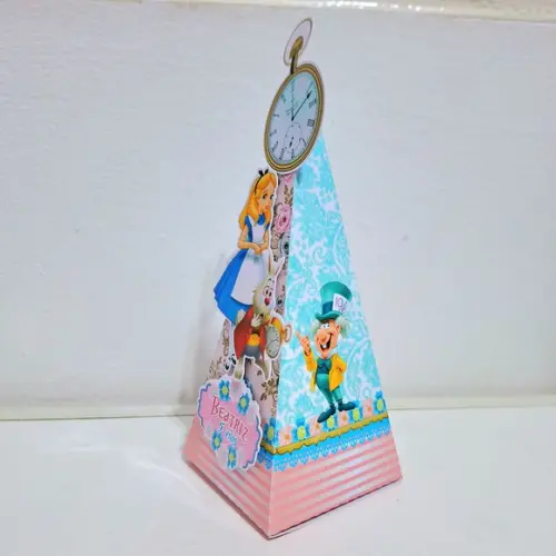 Caixa Piramide - Alice no País das Maravilhas