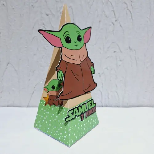 Caixa Piramide - Baby Yoda