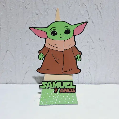 Caixa Piramide - Baby Yoda