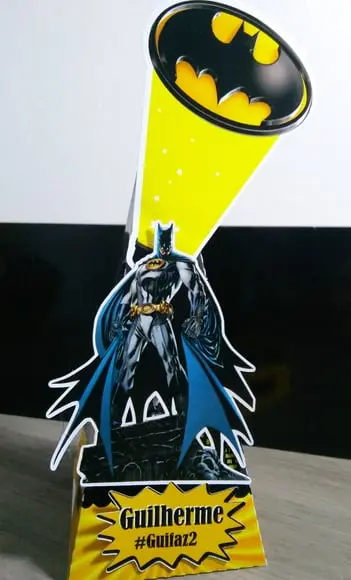 Caixa Piramide - Batman