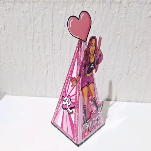Caixa Piramide - Emilly Vick