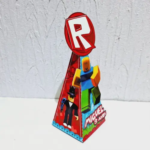 Caixa Piramide - Roblox