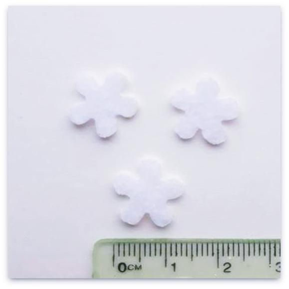 FLOR branca 1.3 cm RECORTE A LASER