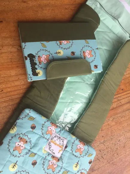 Kit Trocador portátil e porta caderneta de vacina raposa