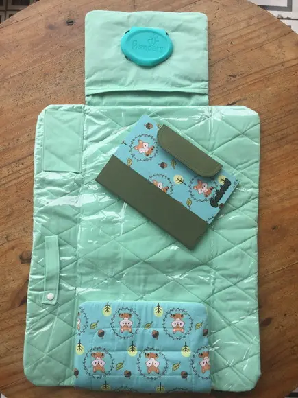Kit Trocador portátil e porta caderneta de vacina raposa