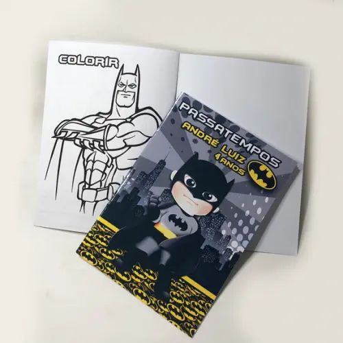 Livrinho de Passatempos Tema Batman