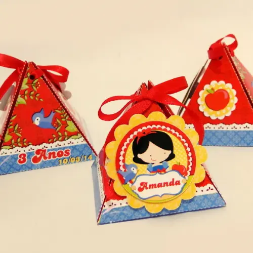 Caixinha Pirâmide - Tema Branca de Neve