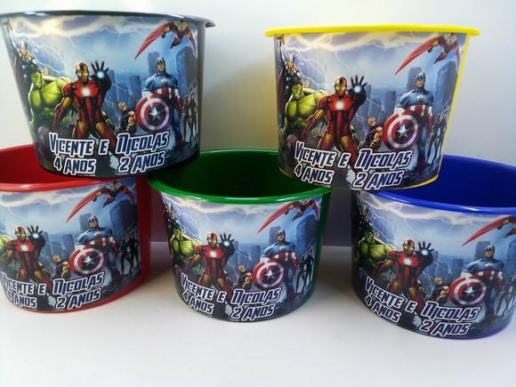 Balde de Pipoca Várias Cores de 1,5l Tema Vingadores