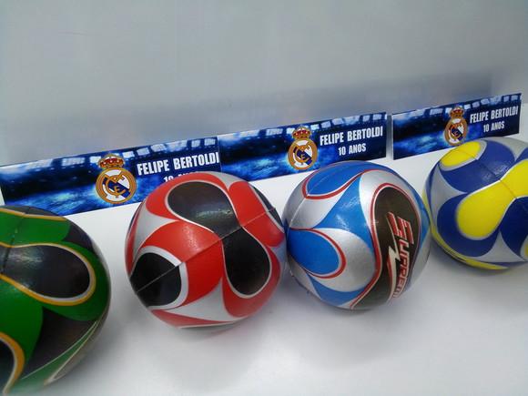 Bola Futebol 6 cm Macia + Lapela Tema Real Madrid