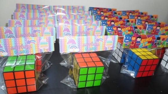 Cubo Mágico Personalizado Lapela com Dois Temas
