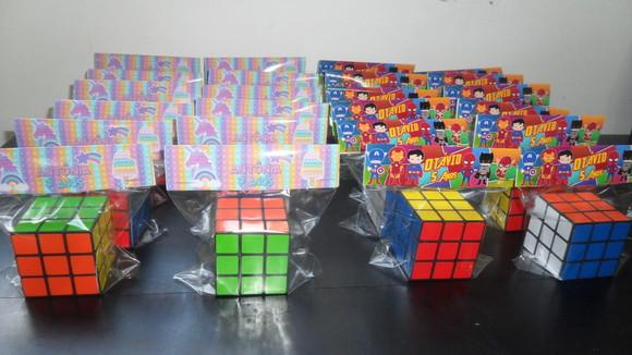 Cubo Mágico Personalizado Lapela com Dois Temas