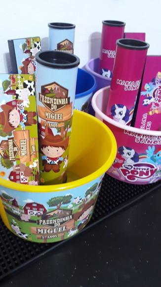 Kit Balde Pipoca+domino+pega Varetas no Tema da Sua Festa