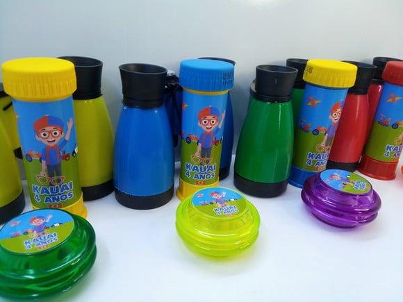 Kit Binoculo + Bolha de Sabão + Ioiò Tema Blippi