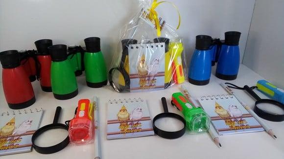 Kit Binoculo + Bloquinho + Lápis + Lanterna + Lupa + Tag