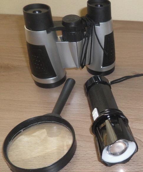 Kit Binoculo + Lanterna + Lupa