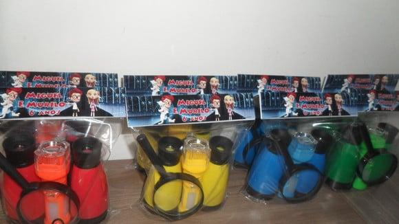 Kit Binoculo + Lanterna Colorida + Lupa Personalizado