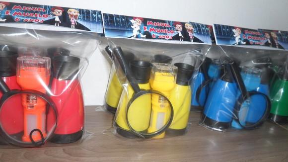 Kit Binoculo + Lanterna Colorida + Lupa Personalizado