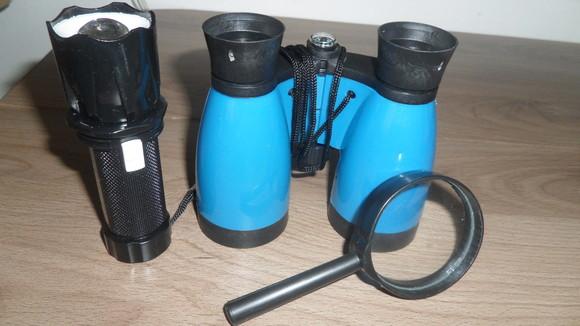 Kit Binoculo + Lanterna Colorida + Lupa sem Personalizar