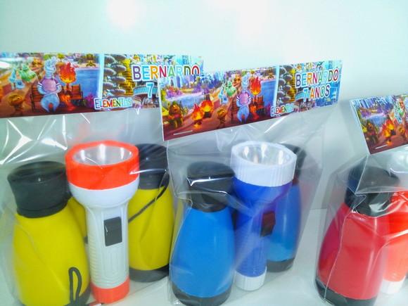 Kit Binoculo e Lanterna Elementos