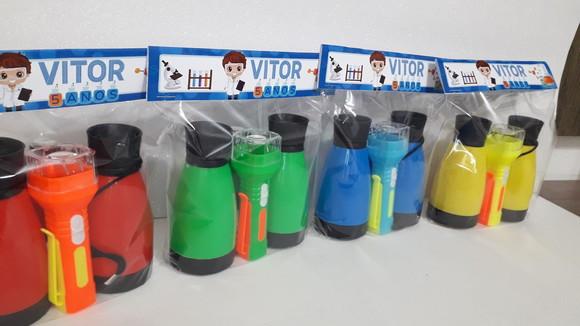 Kit Binoculo e Lanterna Tema Cientista