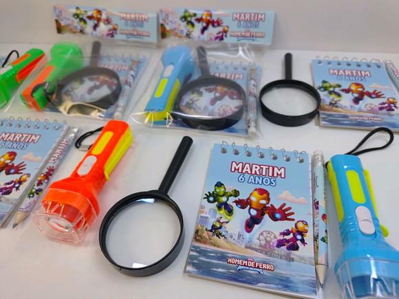 Kit Bloquinho + Mini Lápis + Lanterna + Lupa