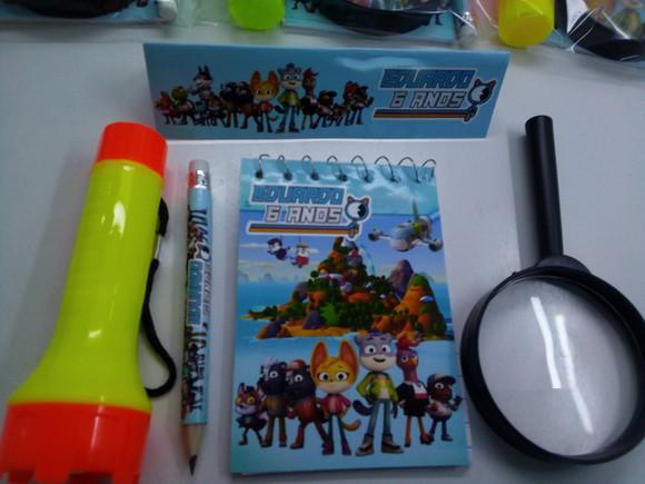 Kit Bloquinho + Mini Lápis + Lanterna + Lupa Detive Labrador