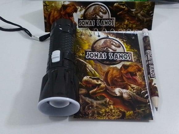 Kit Bloquinho + Mini Lápis + Lanterna + Lupa Jurassic World